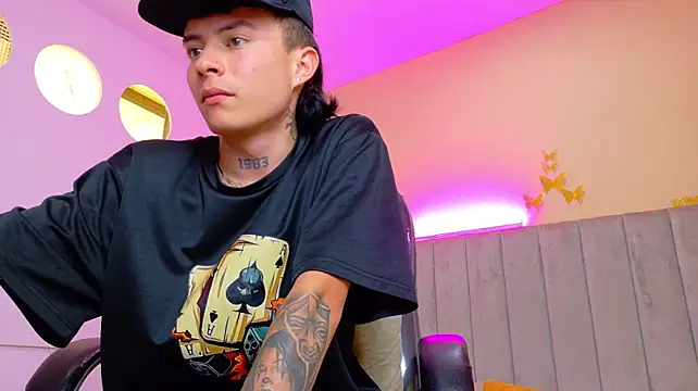 Nascary_Fox webcam