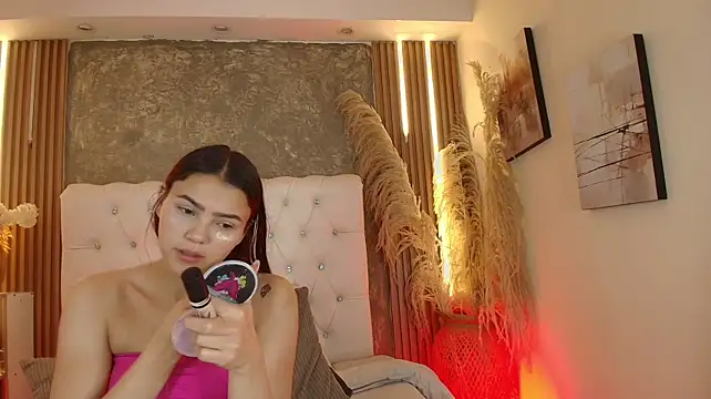 AmelieAndAce webcam