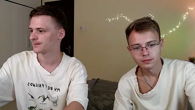 NikiKerryCum webcam