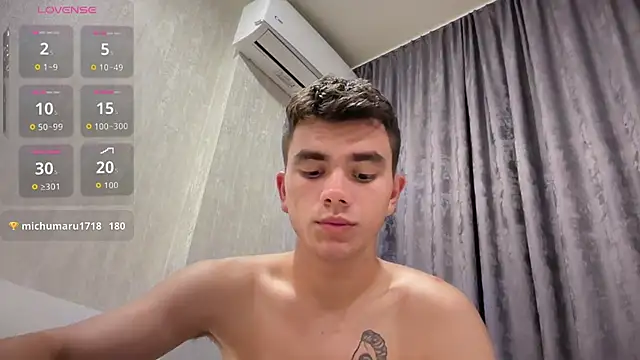 Just_Max02 webcam