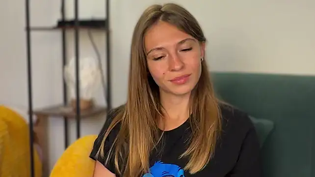 LovelyKatea webcam