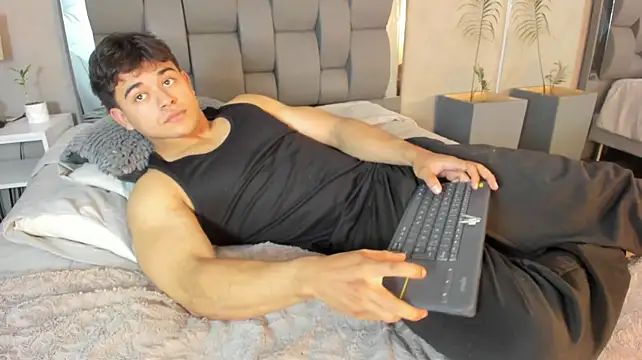 Charlie___Musk webcam