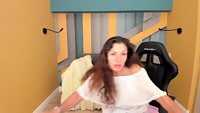 EllaLong webcam