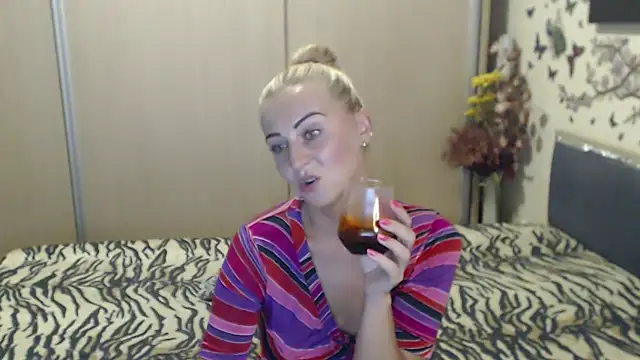 MirabelaSweet webcam