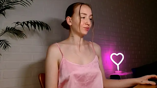 WhitePrincessLuna webcam