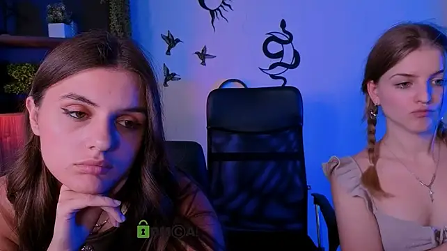 lisa_dark_ webcam