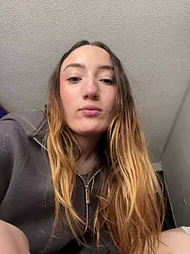 Valery_Salmons webcam