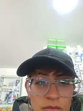 Cute_hollywood1 webcam