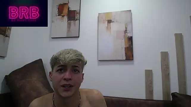 Ari_Stonne webcam