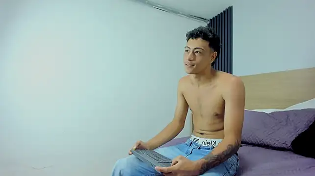 Lois_stone webcam