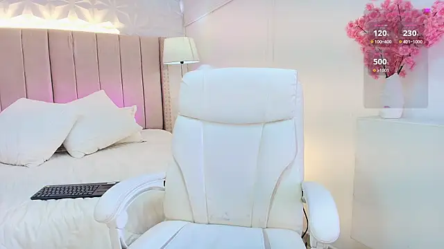 mia_thompsonn_ webcam