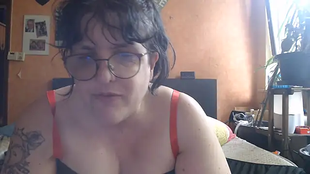 ladyfrombonn webcam