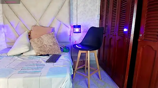 isabella_luxet webcam