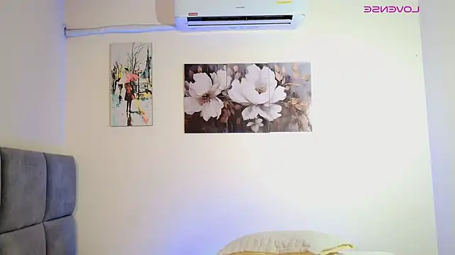 Sara_Cuttex webcam