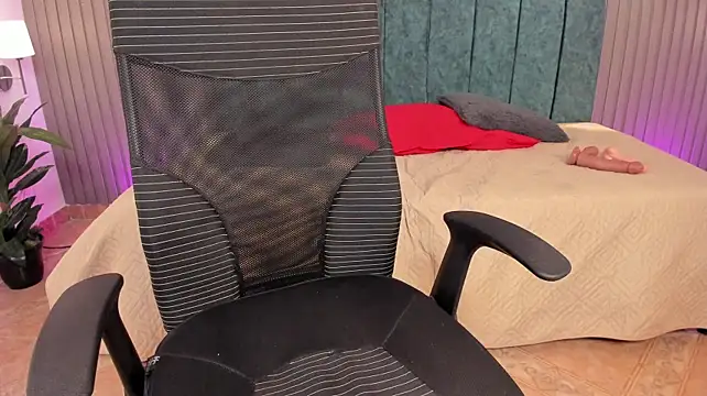 Aria_Thorne webcam