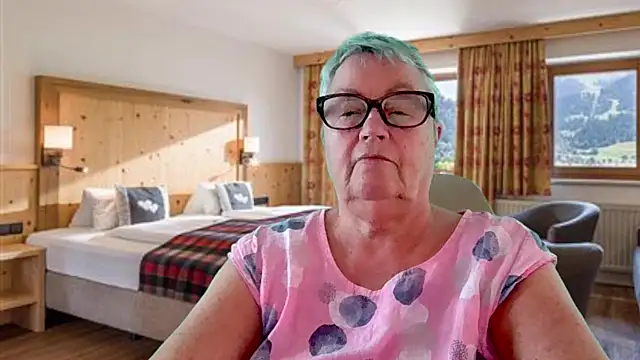 Mystery-Grandmother webcam