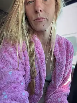 GoldenFlameGoddess webcam