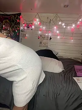 TrenaAnne webcam