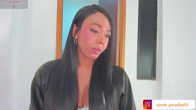 Nicole_Paradise webcam