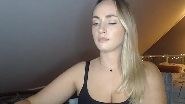 ScarlettSensitive webcam