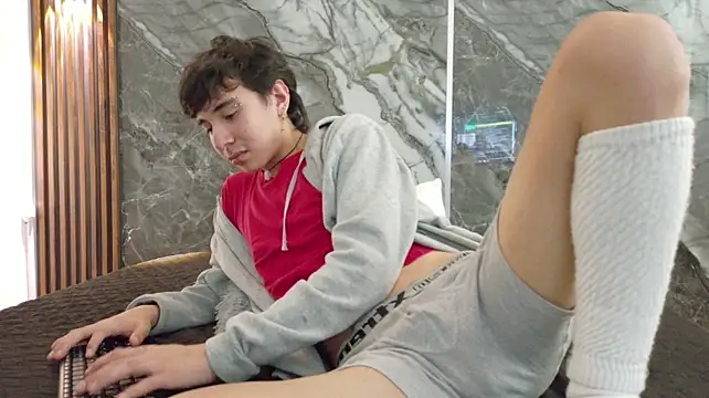 NoahWalker__ webcam