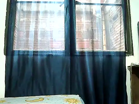 Chiquilove27 webcam