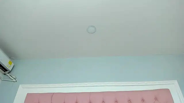 SarahDoll__ webcam