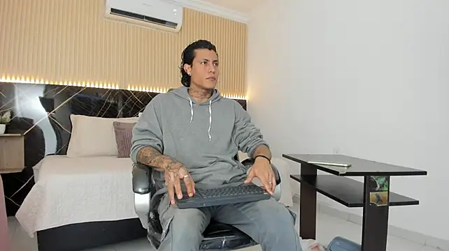 Damian_romanoff_ webcam