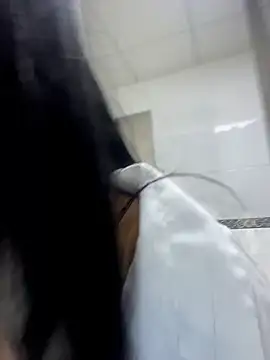 LuxeBrunetteXXX webcam