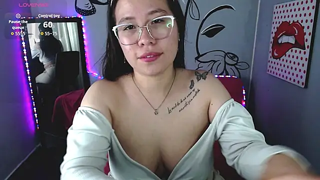 BabyAkemi webcam