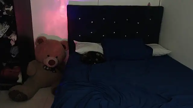 ANGELIQUE_KLANE webcam