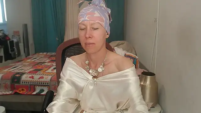 LuxuryNika webcam