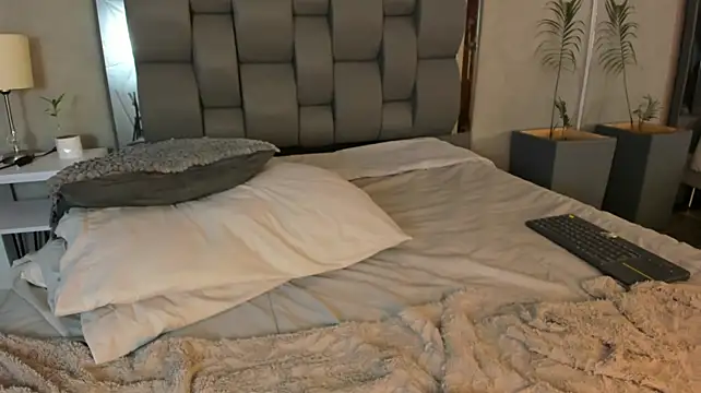 Charlie___Musk webcam