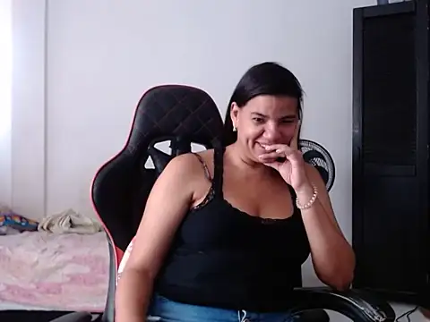 Adriana_0312 webcam