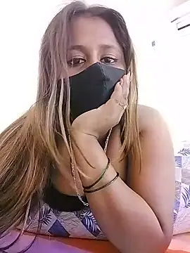 LoveLy-Soneya webcam