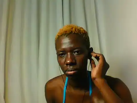 Goldy_petite webcam