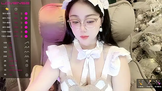 Monica-666888- webcam