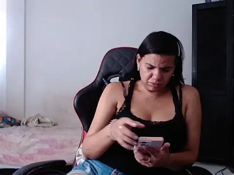 Adriana_0312 webcam