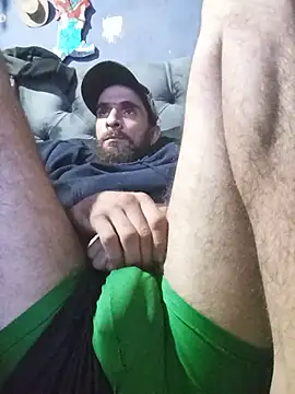 hairy_mannn live cam on StripChat