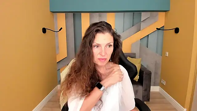 EllaLong webcam