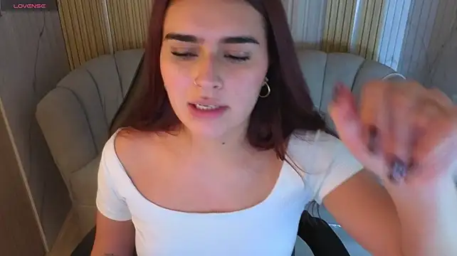 honey_bloom_cn webcam