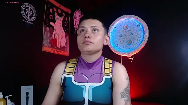 girl_intense444 webcam