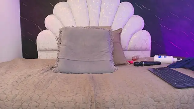 _MiaBrown_ webcam