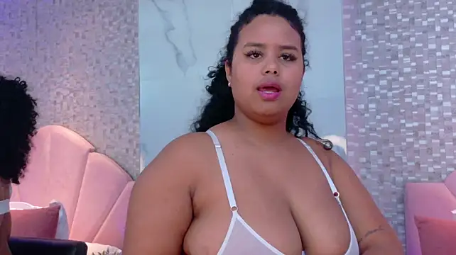 KarlaRonso webcam