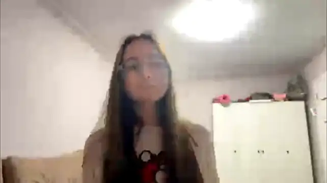 YogaClubEnjoyer webcam