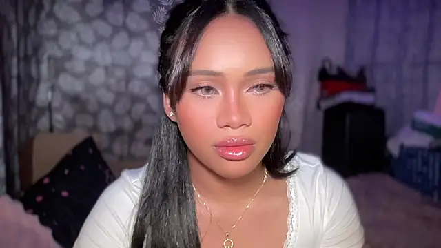Exotic_alyssa69 webcam