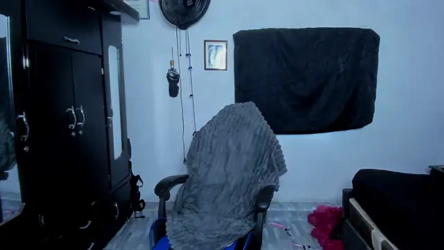 Kofi_exotic_2 webcam