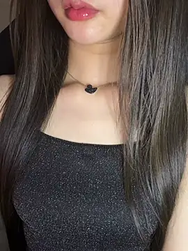 Yiyina_17 webcam