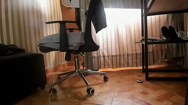 Scarlett_Barnes webcam