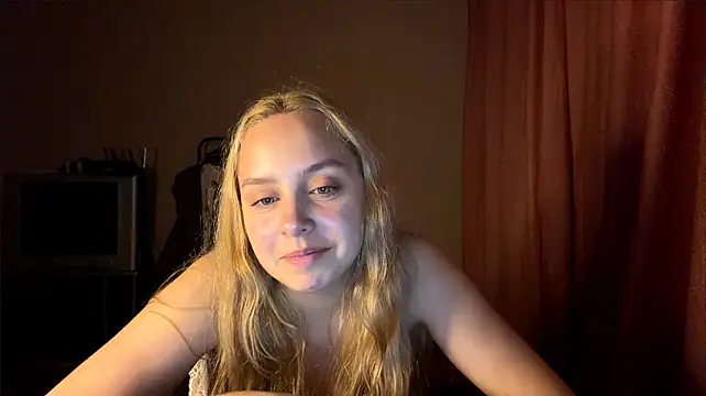 ZoraDearmon webcam